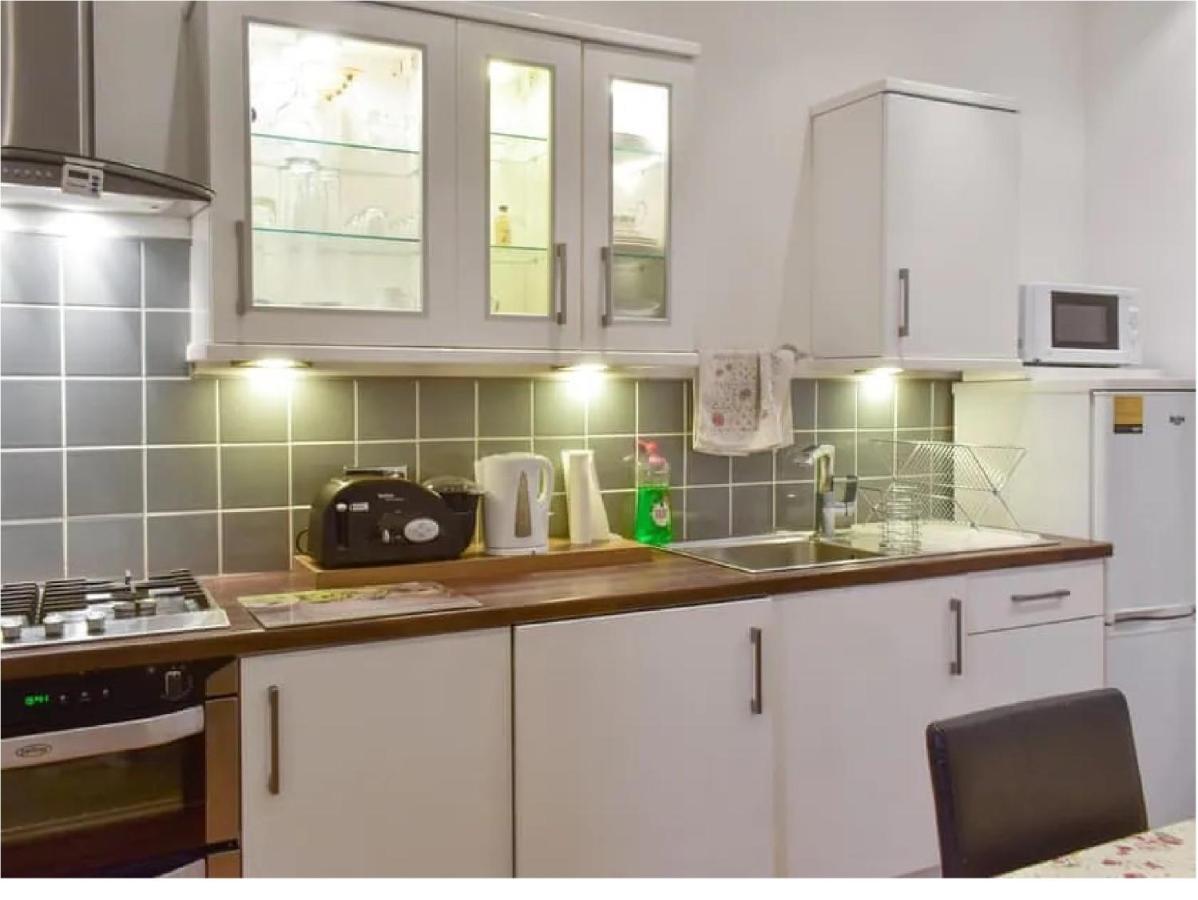 1 Bed In The Outskirts Of Edinburgh, Free Wifi & Street Parking, Self-Catering Διαμέρισμα Broxburn Εξωτερικό φωτογραφία