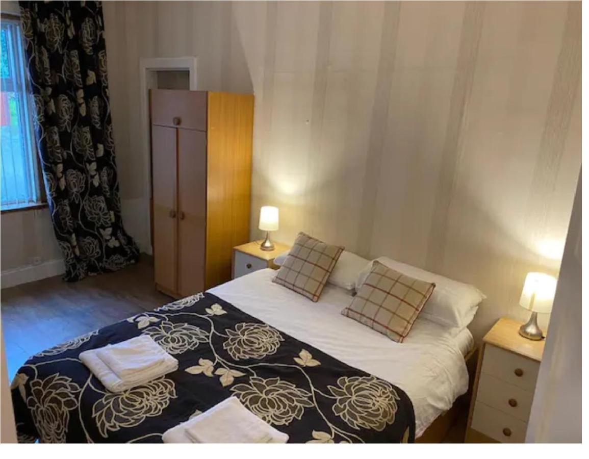 1 Bed In The Outskirts Of Edinburgh, Free Wifi & Street Parking, Self-Catering Διαμέρισμα Broxburn Εξωτερικό φωτογραφία