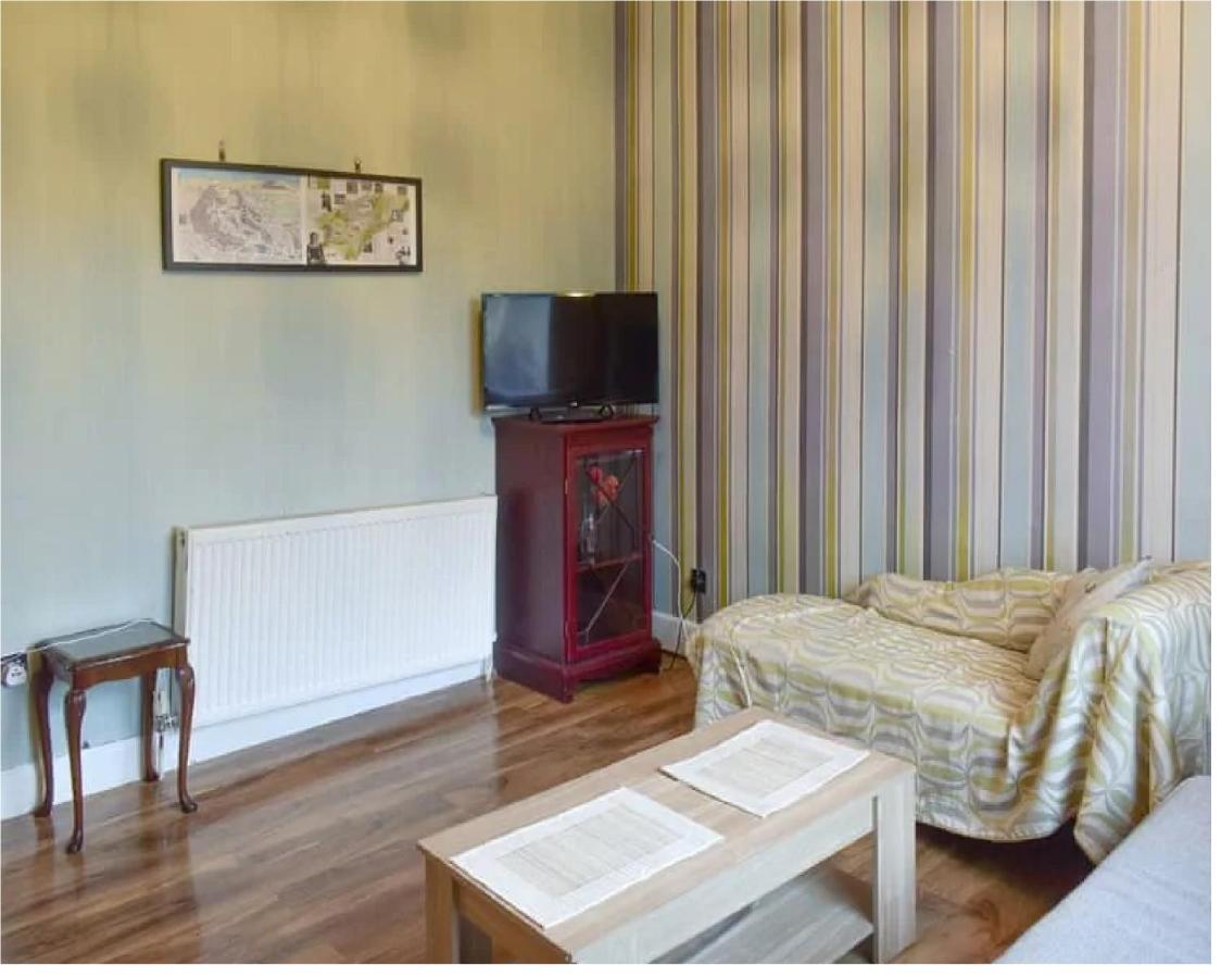 1 Bed In The Outskirts Of Edinburgh, Free Wifi & Street Parking, Self-Catering Διαμέρισμα Broxburn Εξωτερικό φωτογραφία