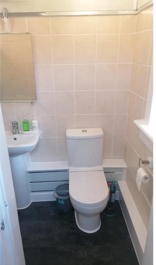 1 Bed In The Outskirts Of Edinburgh, Free Wifi & Street Parking, Self-Catering Διαμέρισμα Broxburn Εξωτερικό φωτογραφία