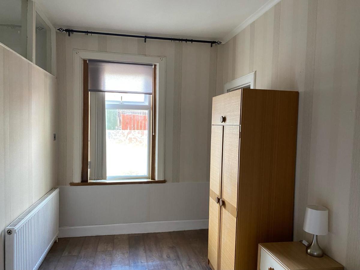1 Bed In The Outskirts Of Edinburgh, Free Wifi & Street Parking, Self-Catering Διαμέρισμα Broxburn Εξωτερικό φωτογραφία